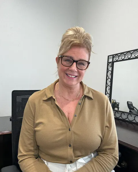 Suzanne Melli, Case Manager